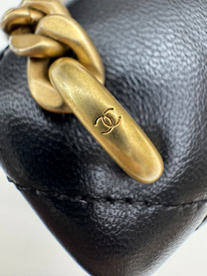 CHANEL 25P 愛心金球羊皮 黑色