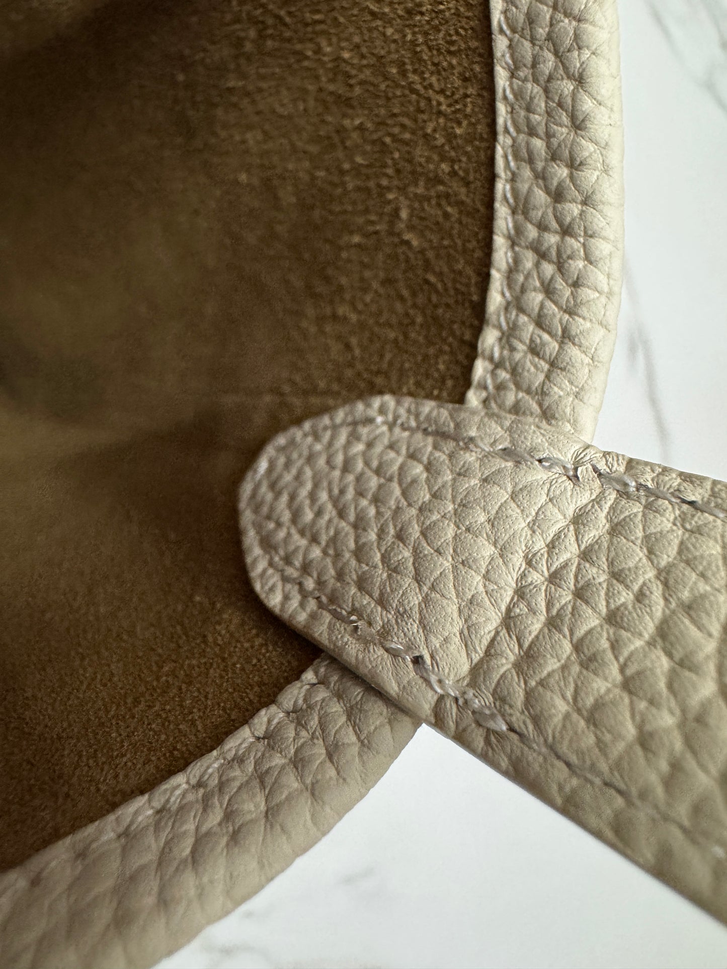 THE ROW N/S Park 奶白色 Medium