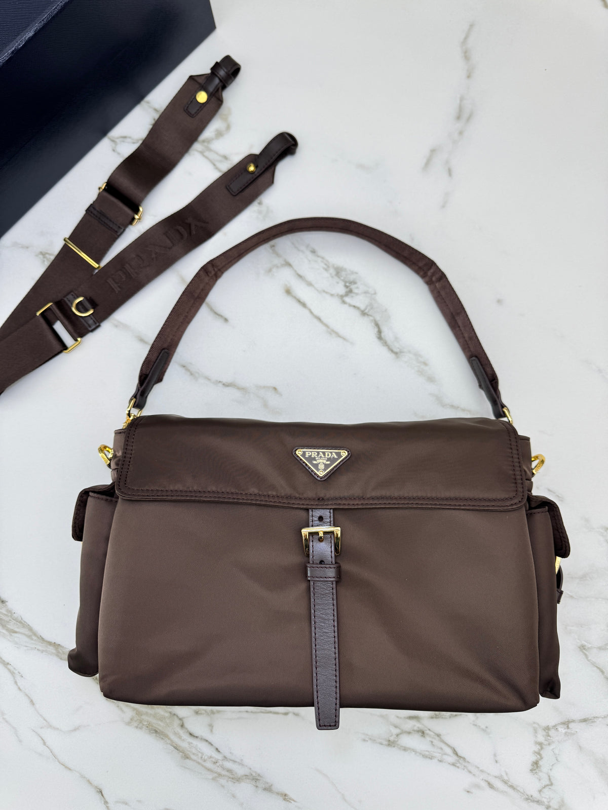 PRADA Re-nylon Explore Large 深棕色