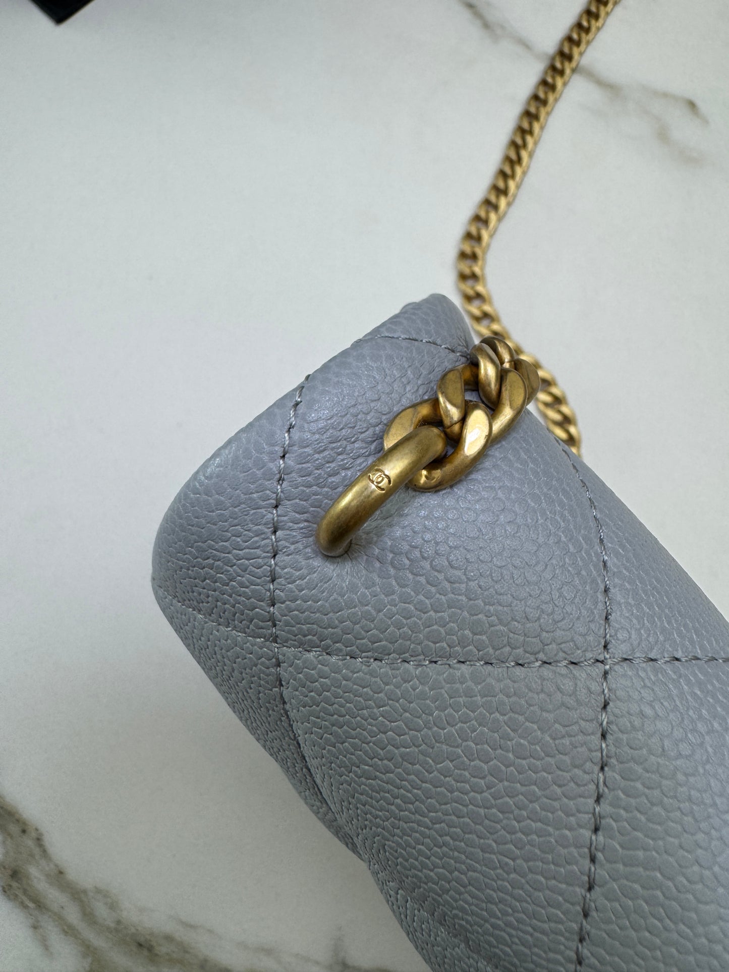 CHANEL 愛心金球 灰色 Mini Flap Bag 20cm