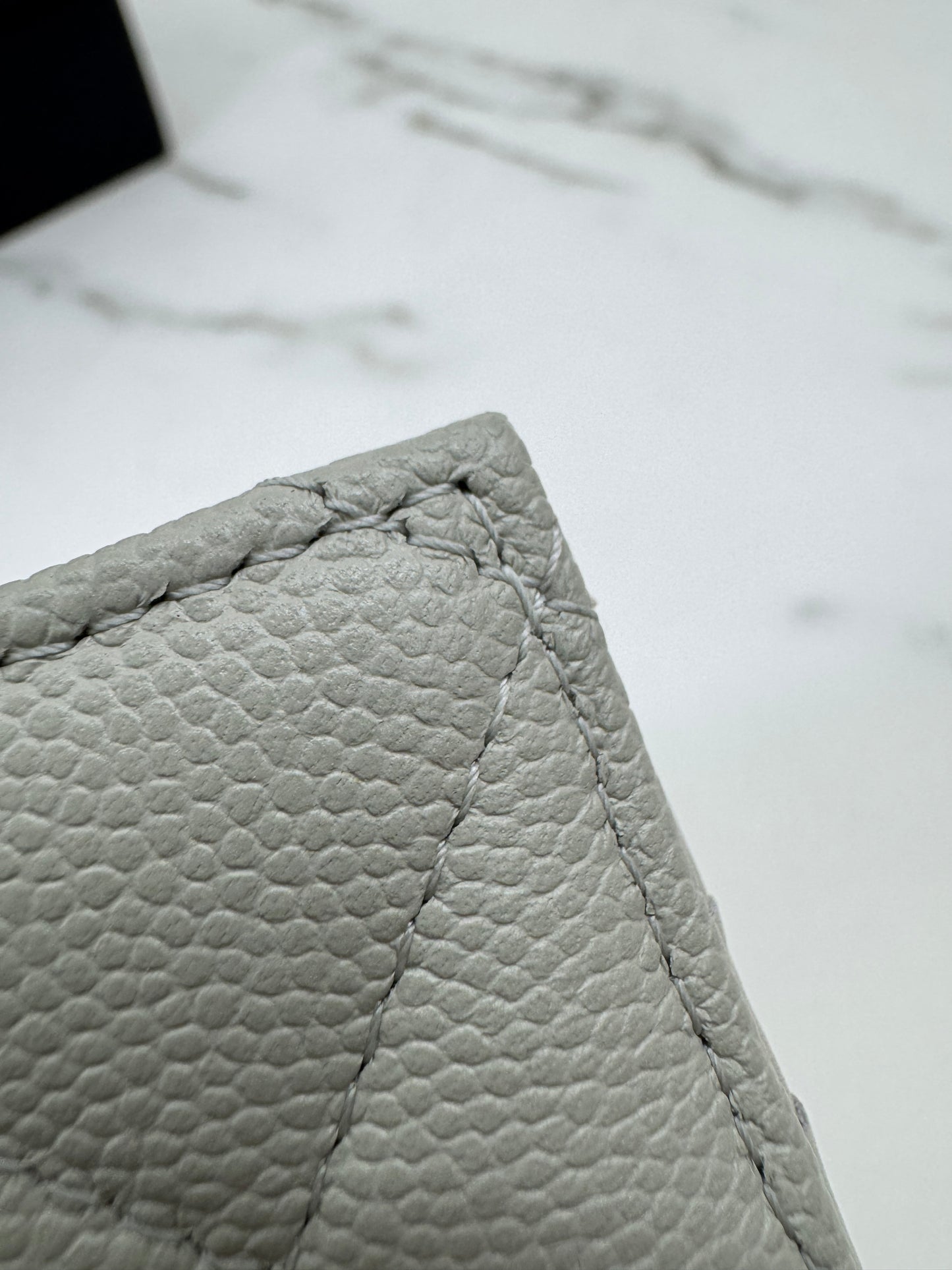 CHANEL Passport Holder 淺灰