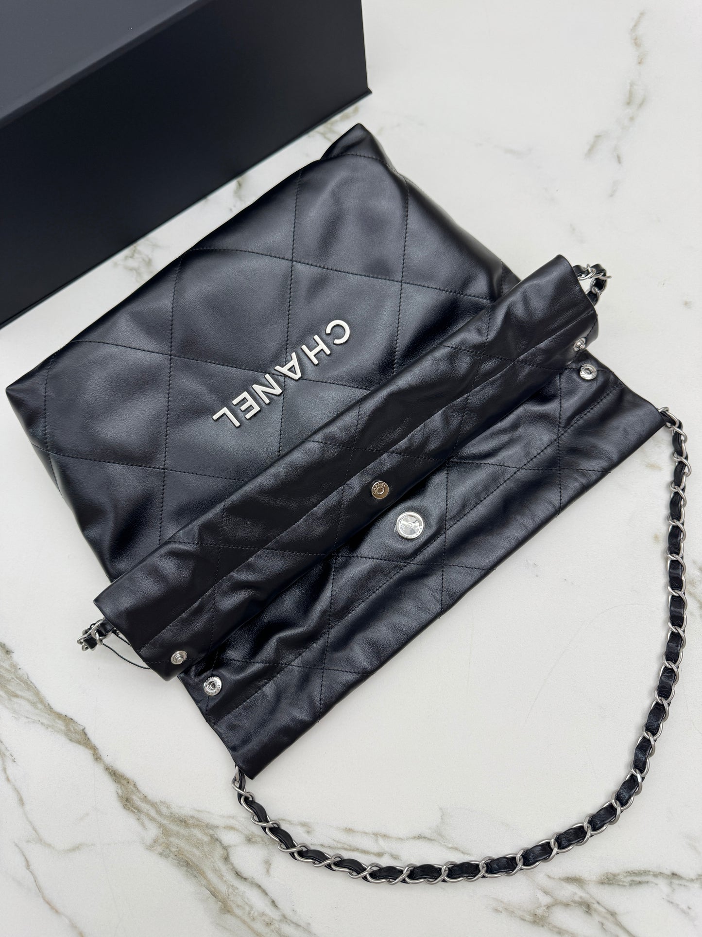 CHANEL 22Bag 黑銀 Small