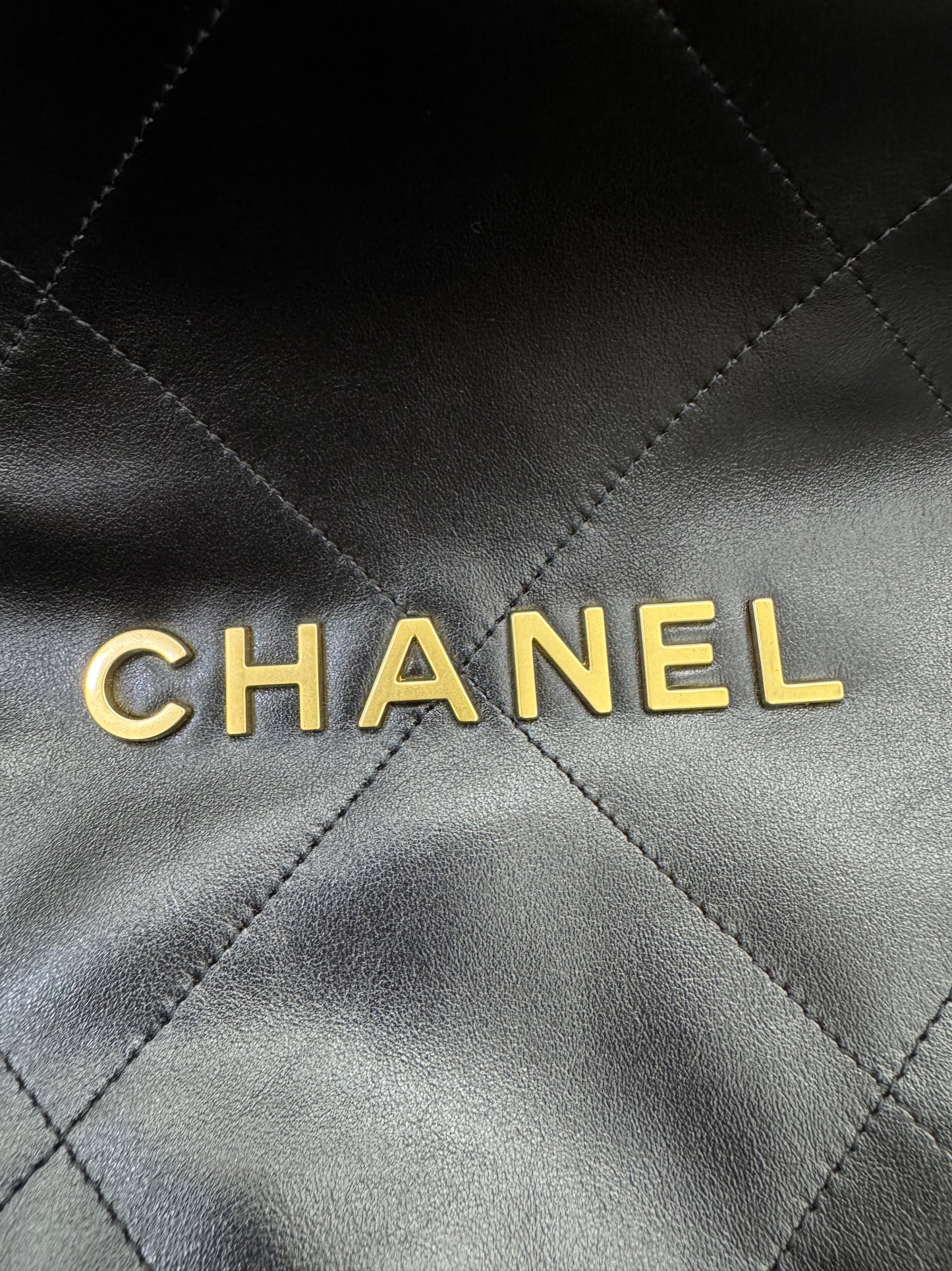 CHANEL 22Bag Medium 黑金