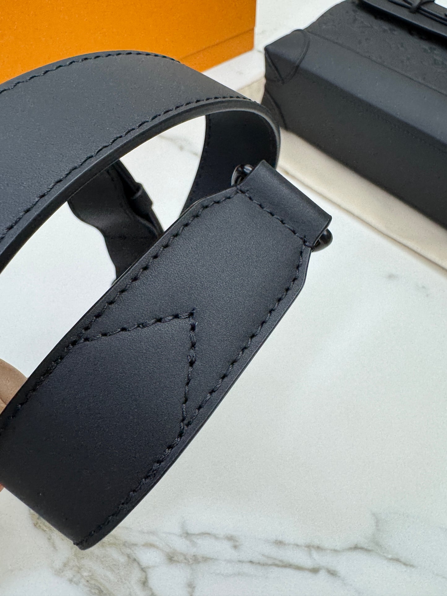 LV Steamer PM Ultra Black