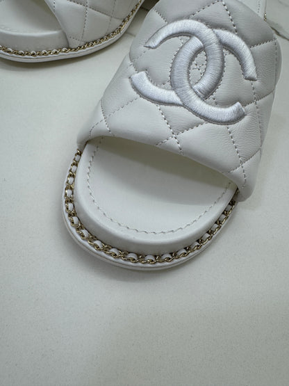 CHANEL 25P 粗跟拖鞋 白色