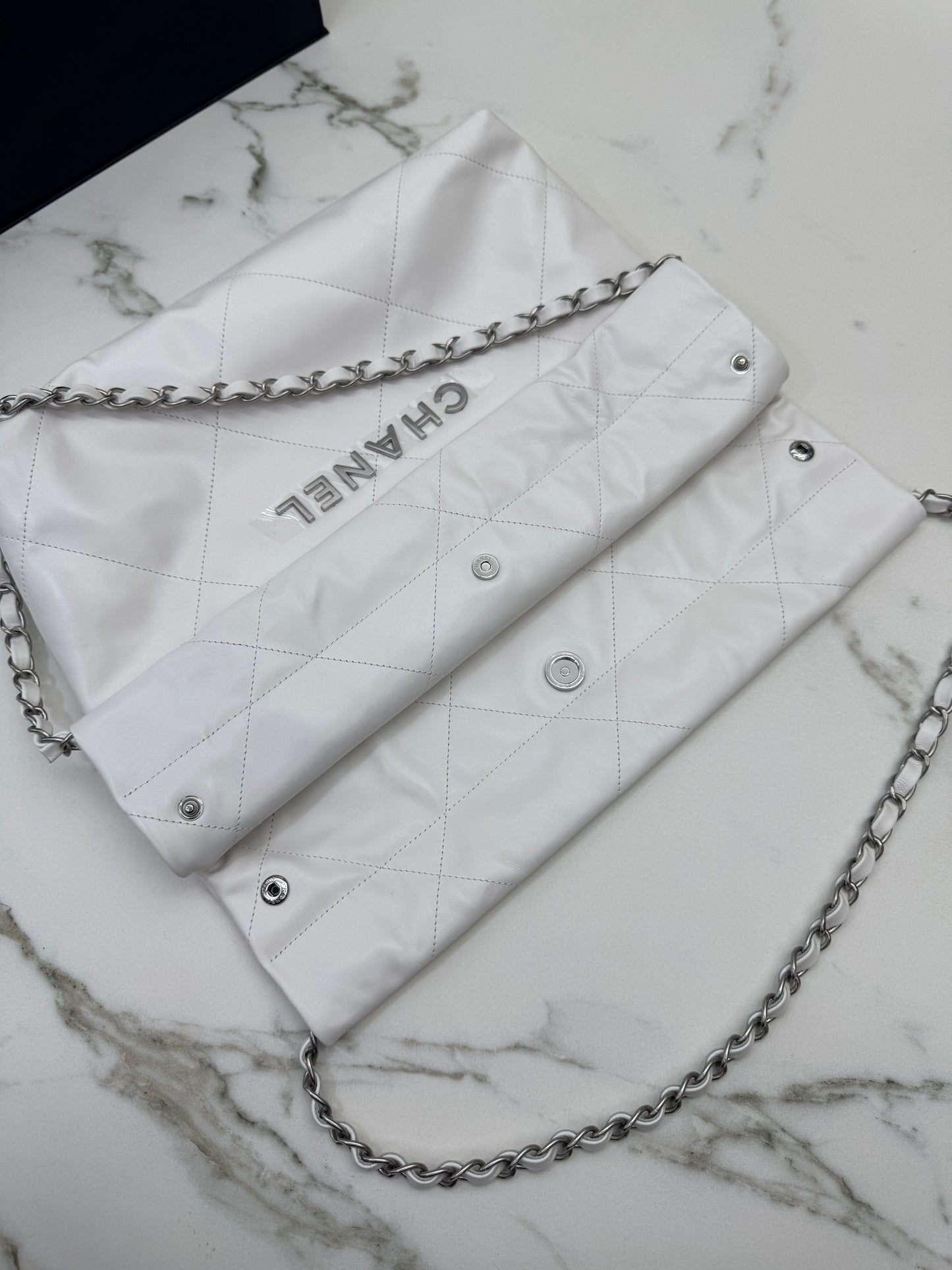 CHANEL 22Bag Small 白銀