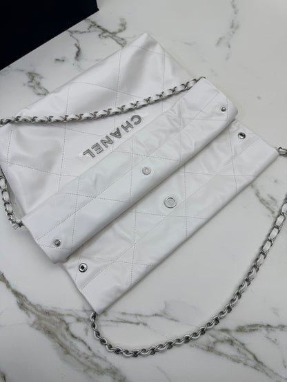 CHANEL 22Bag Small 白銀