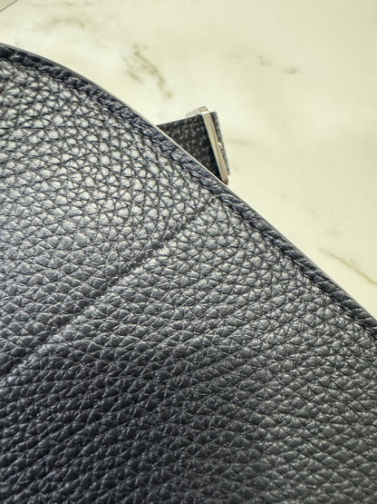 THE ROW Marguax 12 黑銀荔枝紋