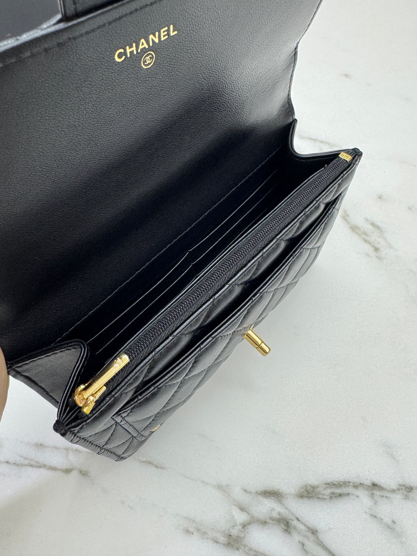 CHANEL 25B 手柄郵差 Wallet on Chain