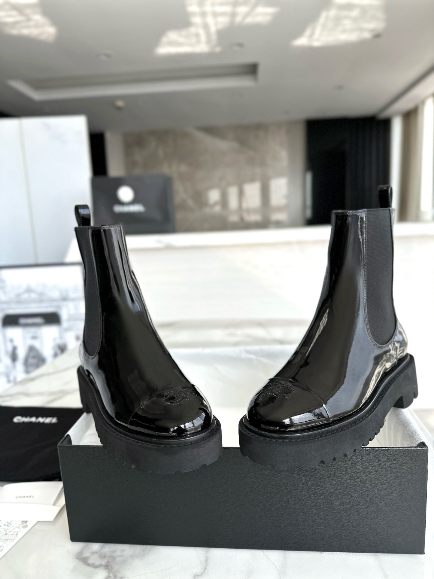 CHANEL 漆皮 厚底切爾西靴 Chelsea Boots 22C