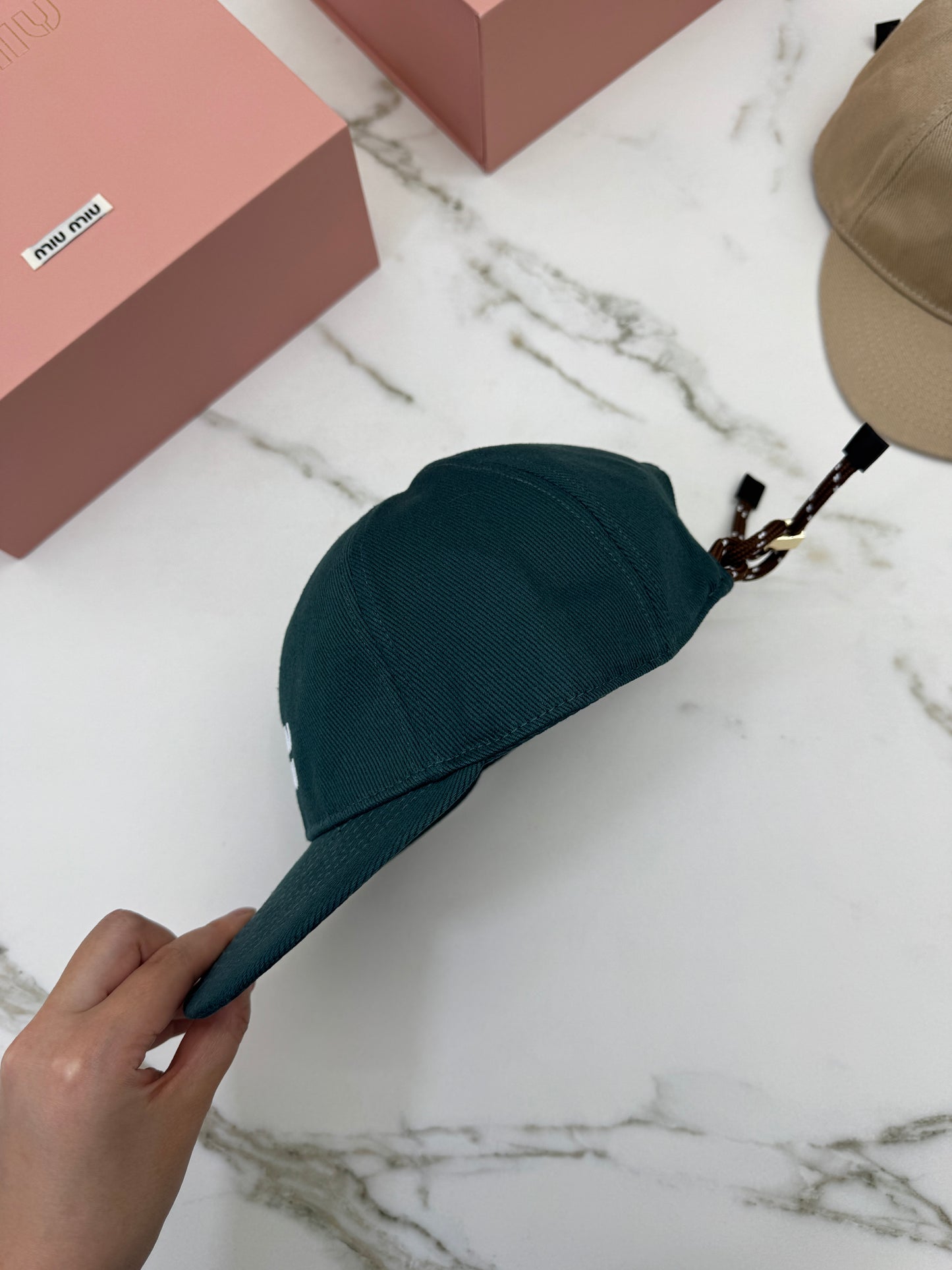 MIU MIU 軟頂鴨舌帽