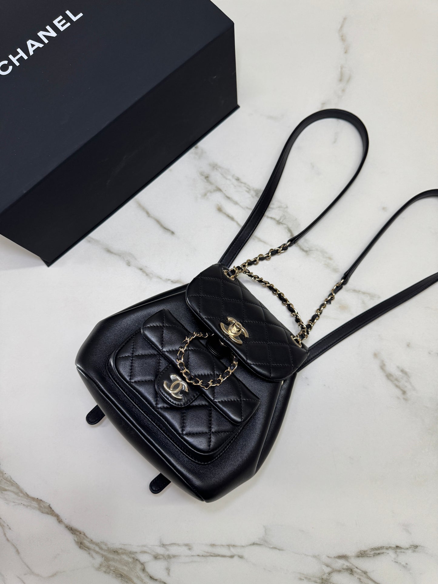 CHANEL Duma 胎牛皮 黑色 Small