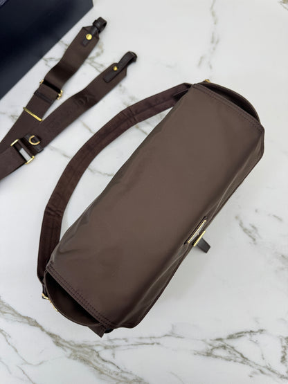 PRADA Re-nylon Explore Large 深棕色