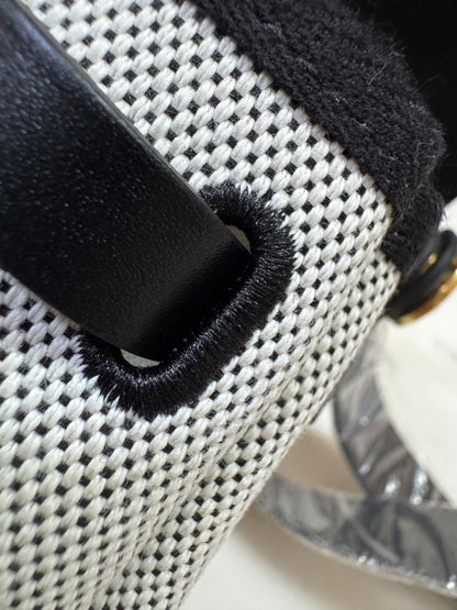 HERMES Mini Herbag 熊貓色 金扣 H Viking 帆布