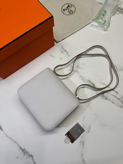 HERMES Mini Constance 奶灰色銀扣 Epsom M4 Gris Pale PHW