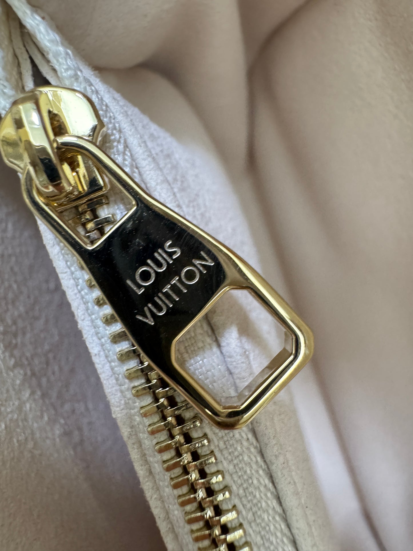 LV Pochette Metis East-West 漸變紫