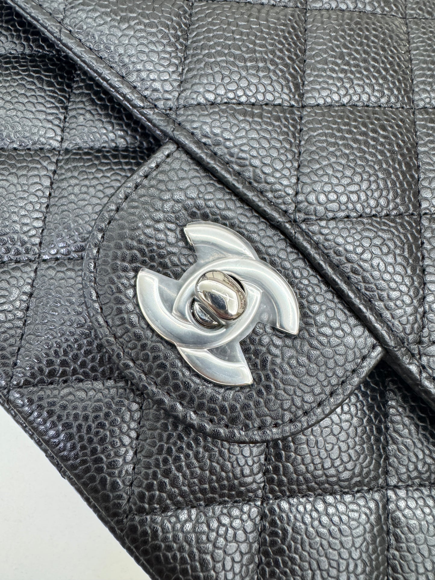 CHANEL CF25 Medium 黑銀牛