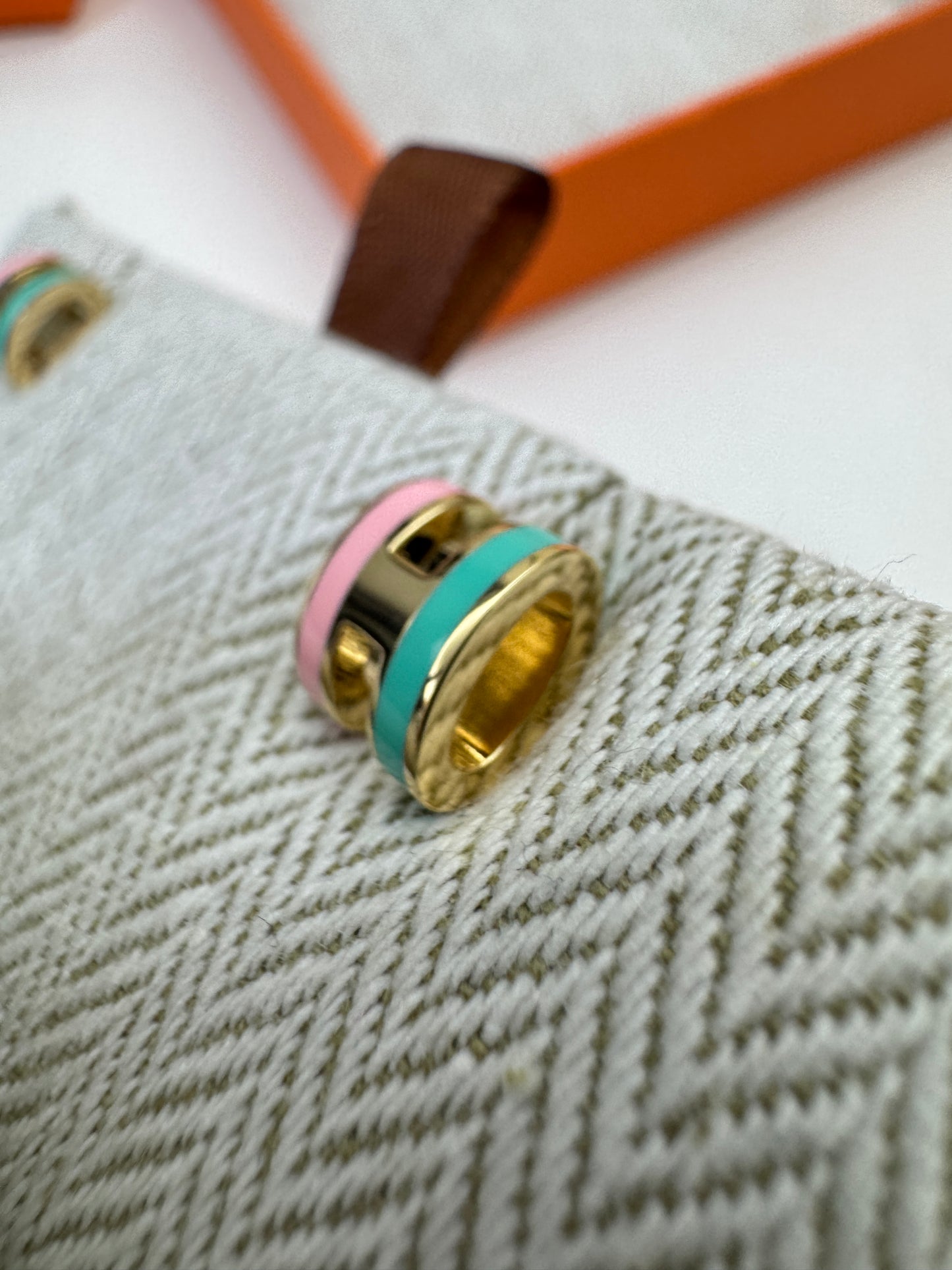 HERMES Mini Pop H 耳釘 粉紅拼綠色 金扣