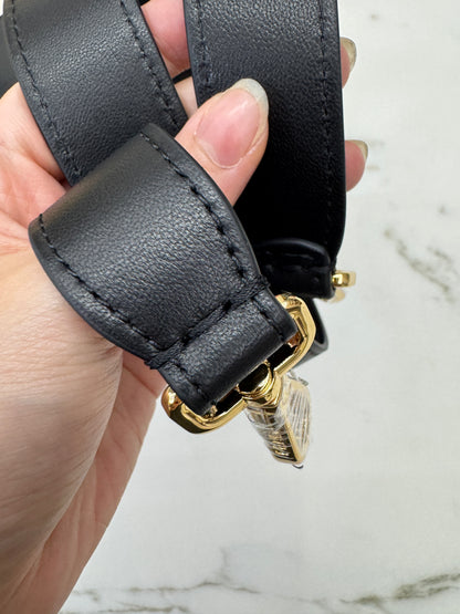 FENDI Mamma Baguette 黑色 Medium