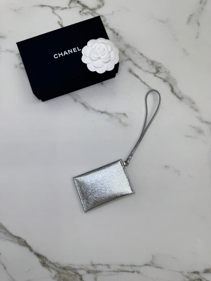 CHANEL 26X 信封卡包包掛 爆裂銀
