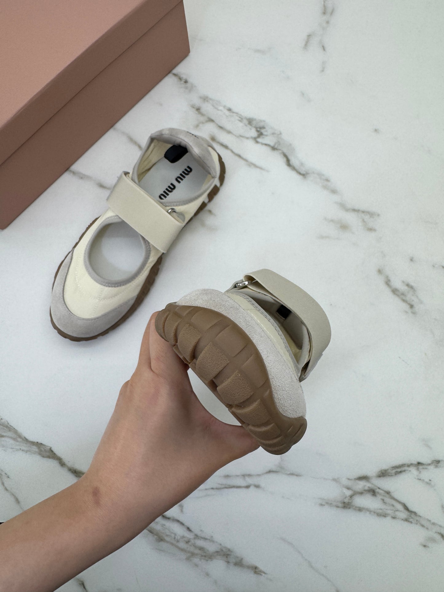 MIU MIU Tyre 魔術貼瑪麗珍運動鞋￼