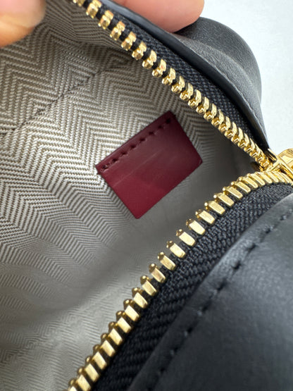 CHANEL 26A Mini 保齡球包 黑色