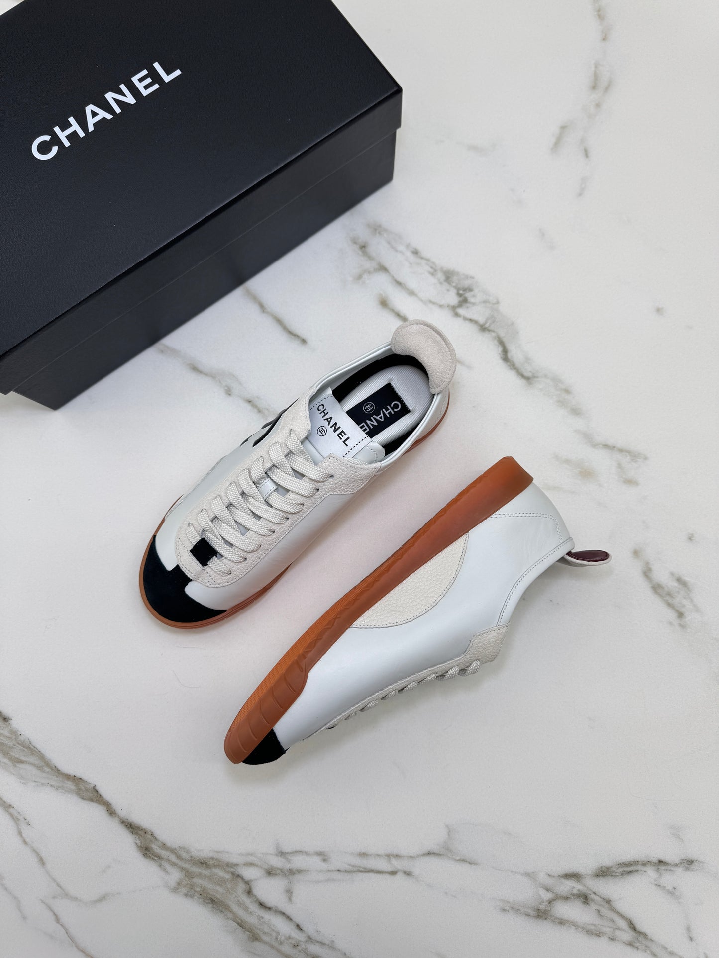 CHANEL 26P 熊貓德訓鞋