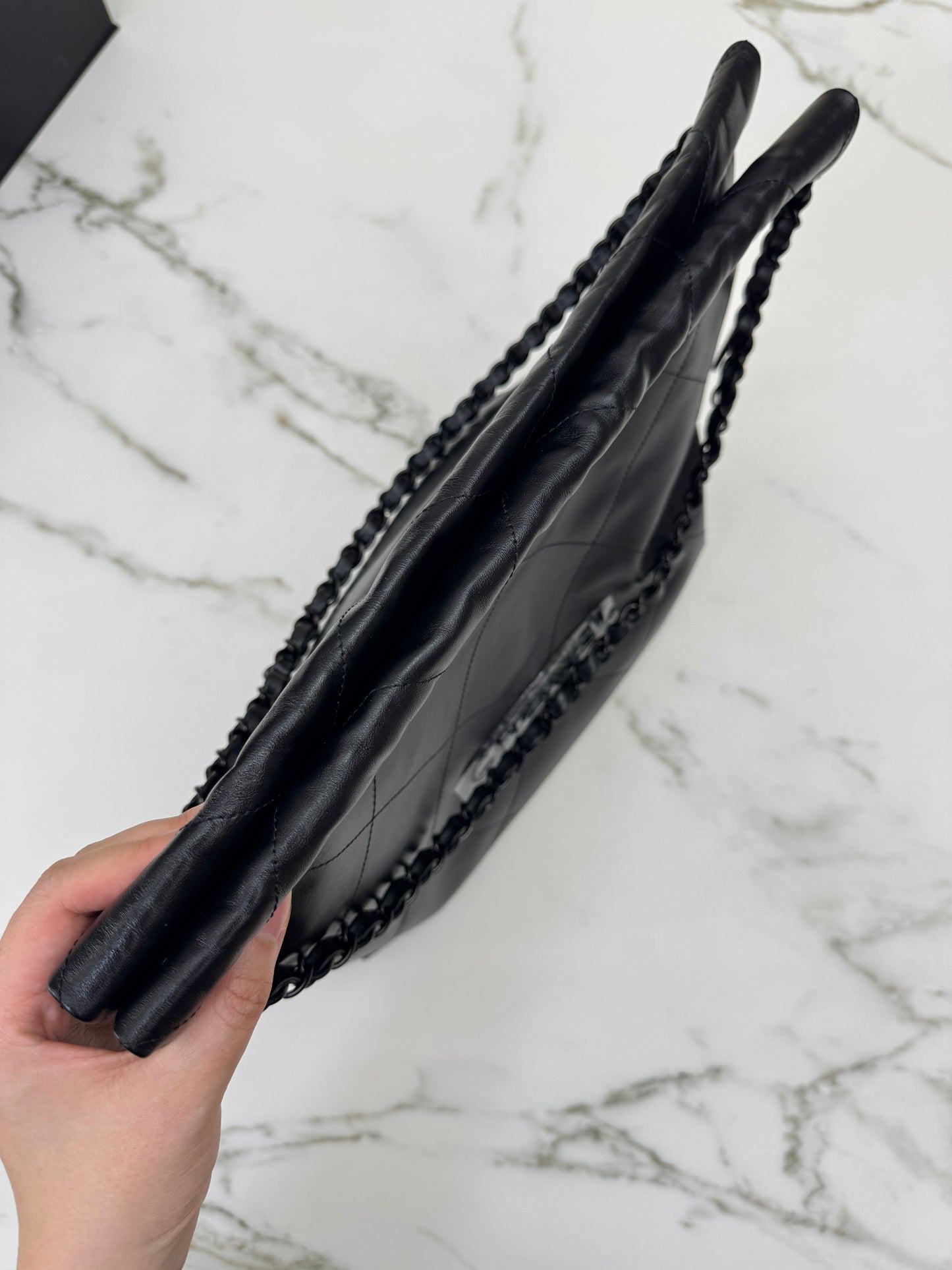 CHANEL 22Bag So Black Small