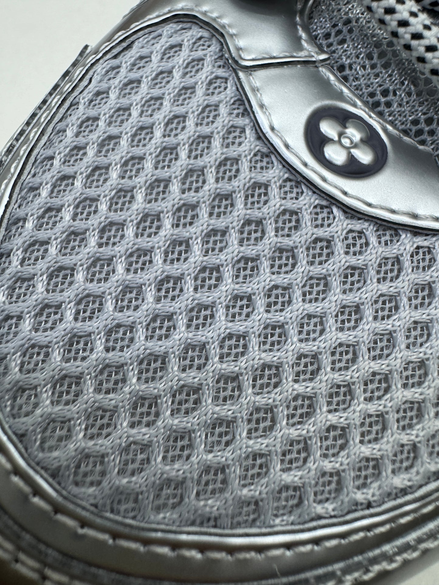 LV Olympia Sneaker 銀色運動鞋