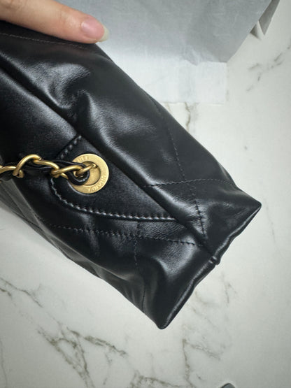 CHANEL 22 Backpack 黑金