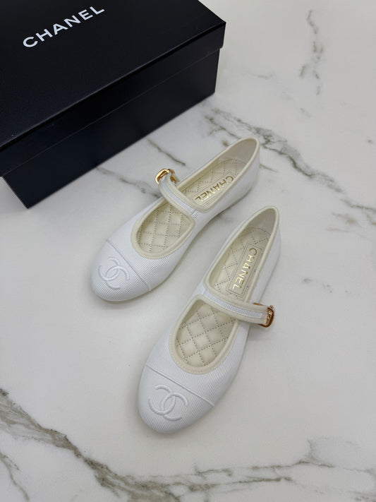 CHANEL 24S Mary Jane 芭蕾舞鞋 白色娟布