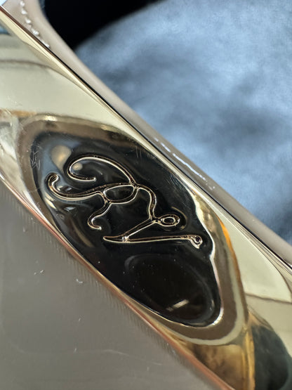 RV 喇叭跟 2.5cm 漆皮