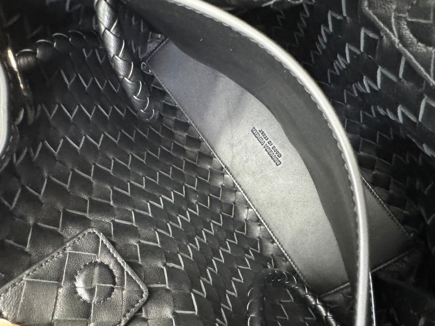 BV Andiamo Medium 黑銀