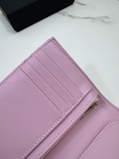 CHANEL Passport Holder 粉紅色淺金扣