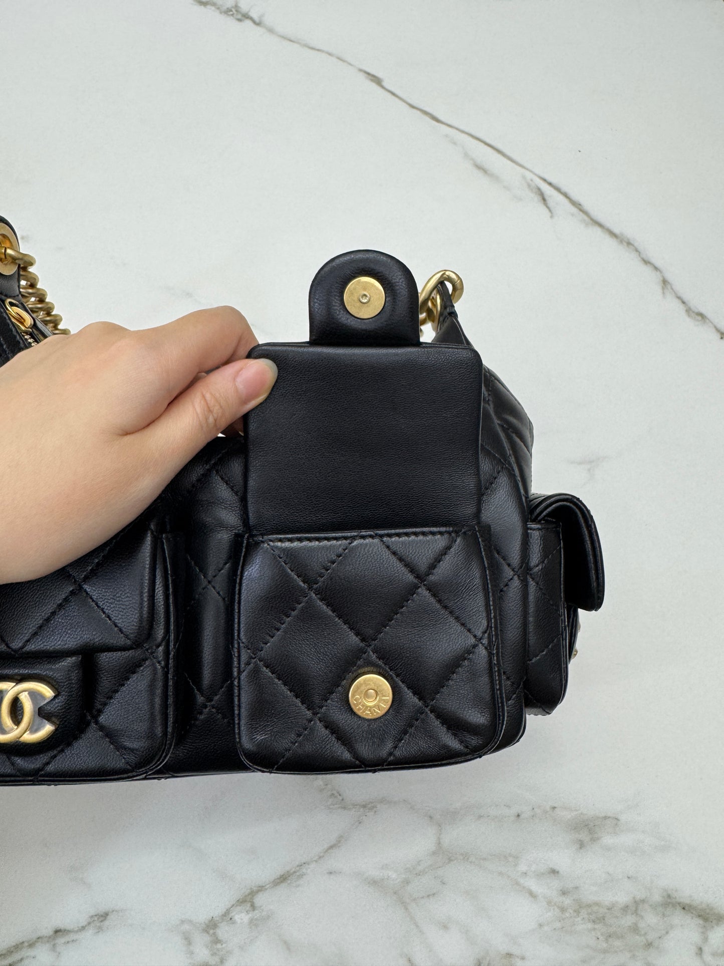 CHANEL 25C 多口袋Hobo 黑色