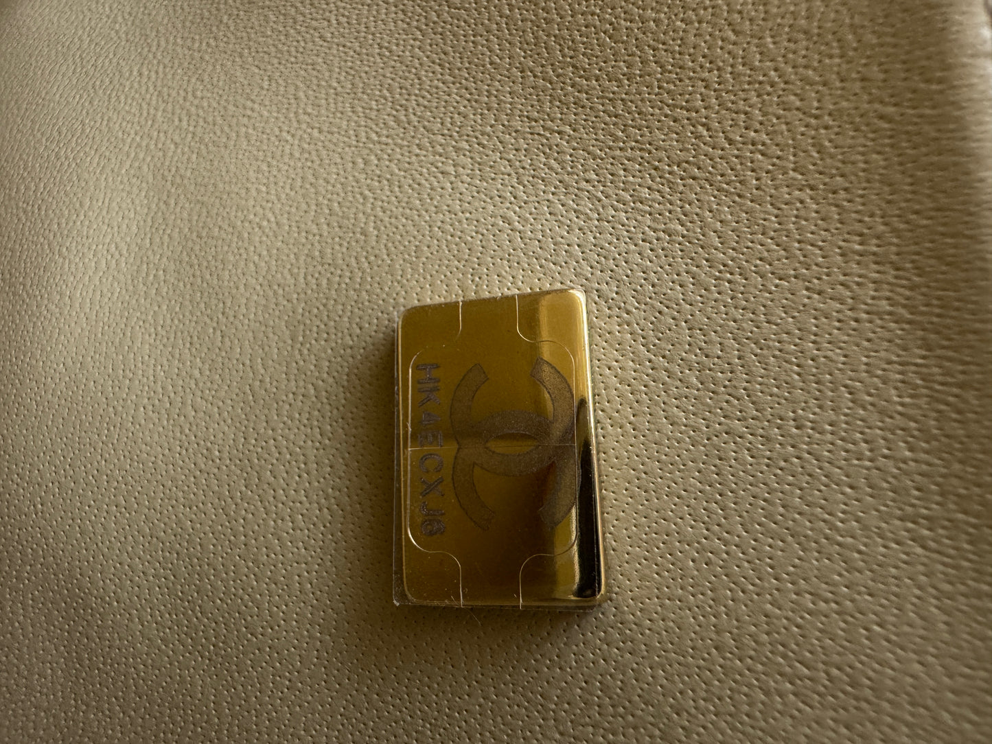 CHANEL CF23 Small 米杏色牛皮金扣 Beige Caviar Calfskin GHW