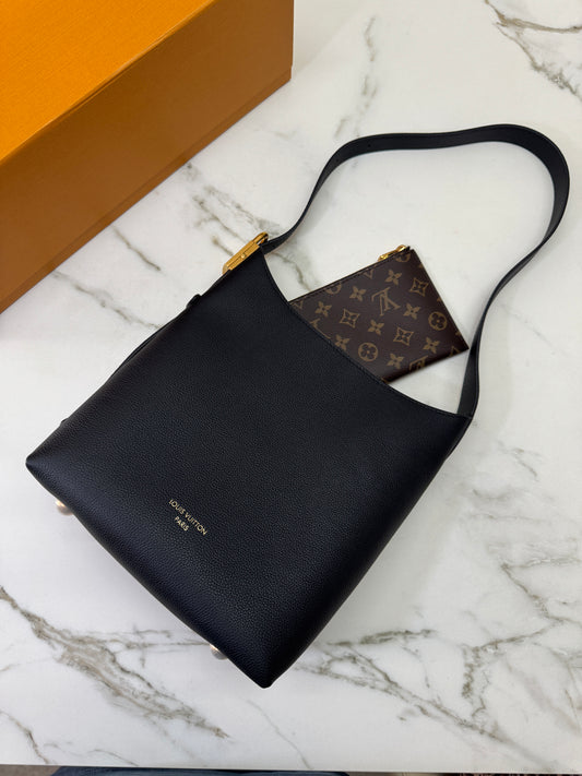 LV Low Key Hobo PM 黑色