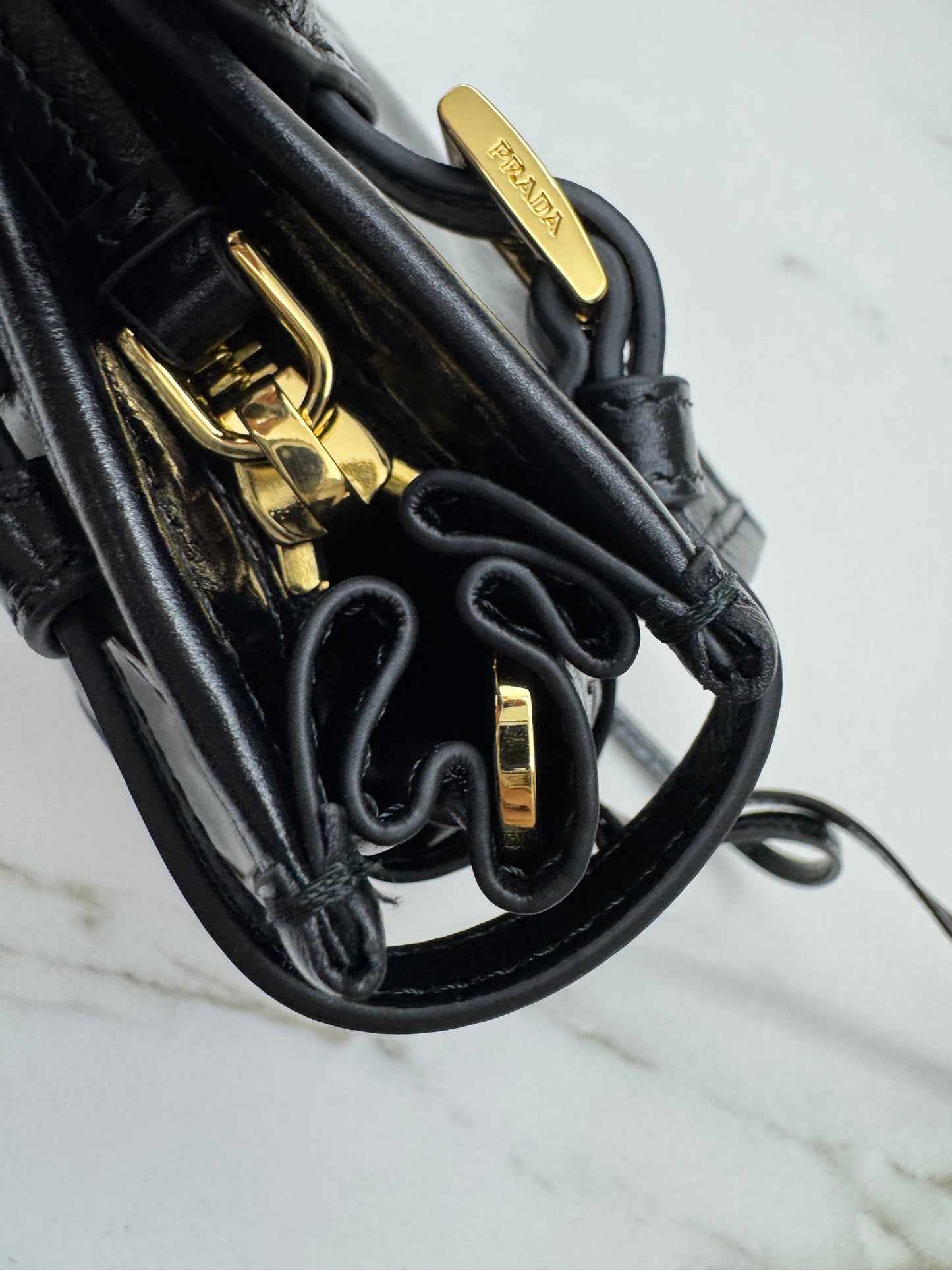 PRADA Mini Bonnie 油蠟牛皮