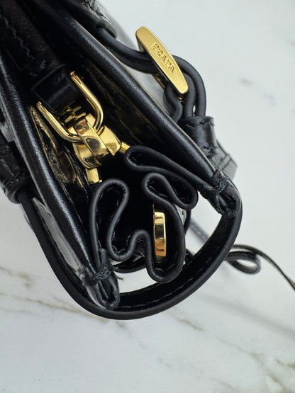 PRADA Mini Bonnie 油蠟牛皮