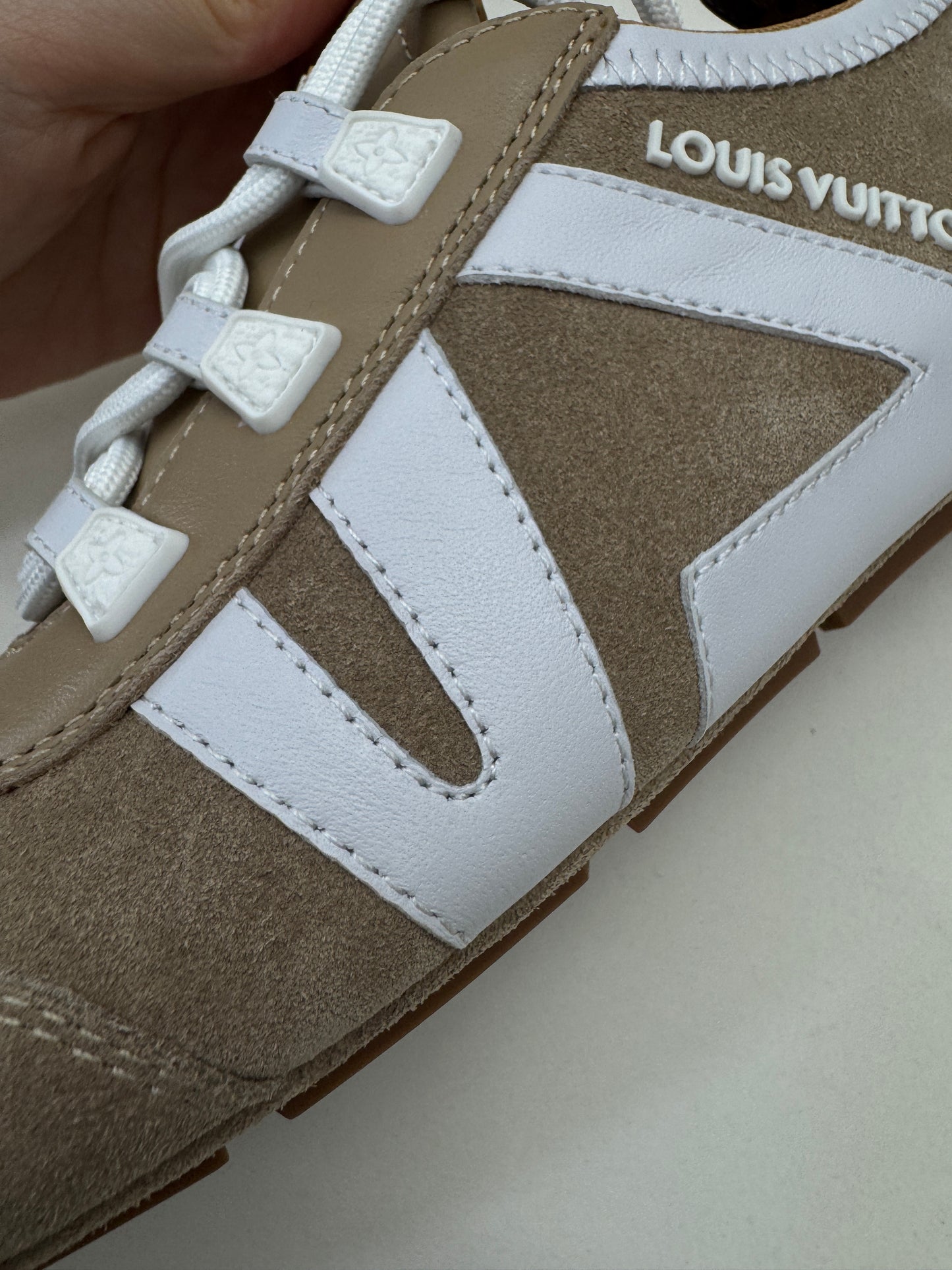 LV Sneakerina 卡其色