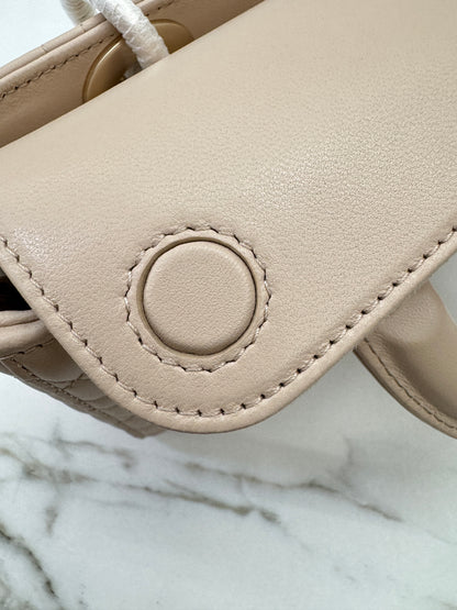 DIOR D-Joy Small 胭脂米 Powder Beige￼