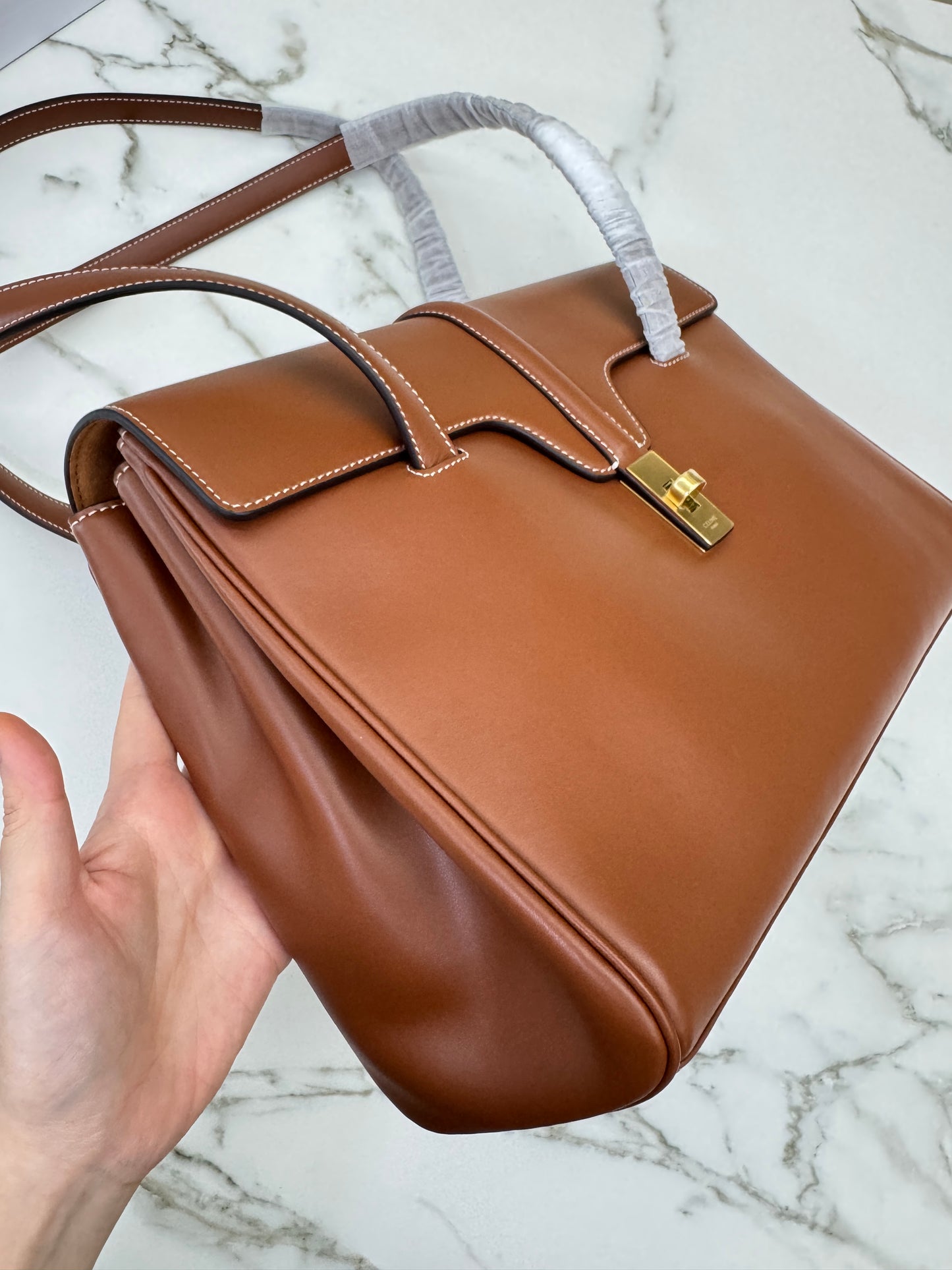 CELINE Soft 16 Medium 棕色