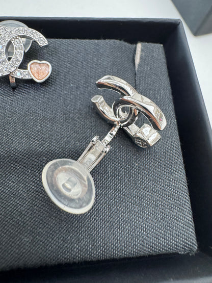 CHANEL 25P 粉色小愛心耳夾