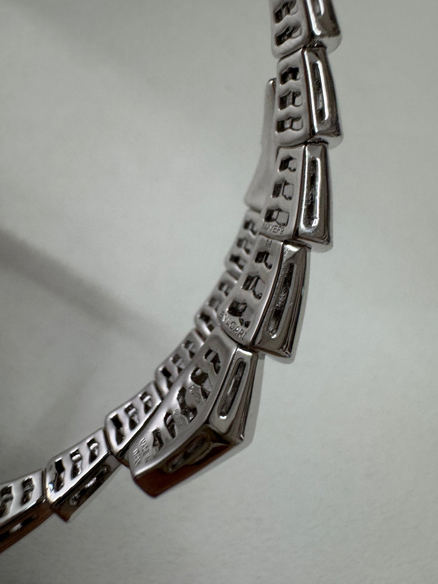 BVLGARI Serpenti 滿鑽手鐲 白金色