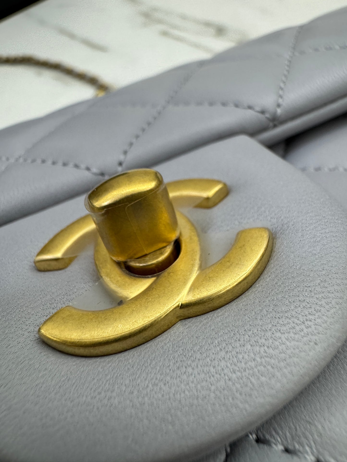 CHANEL Mini CF20 金球 淺灰色