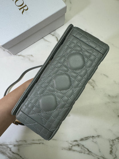 DIOR Caro 石灰色 小號