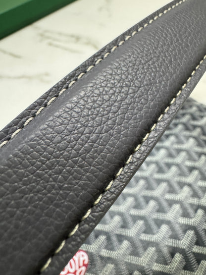 GOYARD 灰色Hobo 紅色小愛心