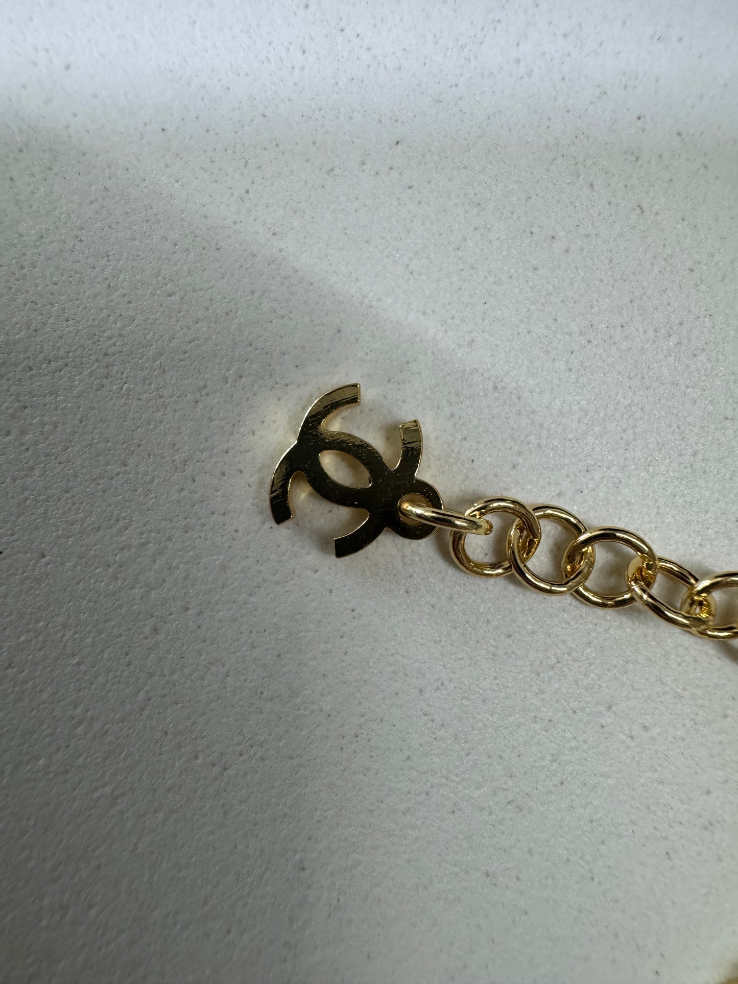 CHANEL 24K 珍珠拼穿皮鏈雙層Choker