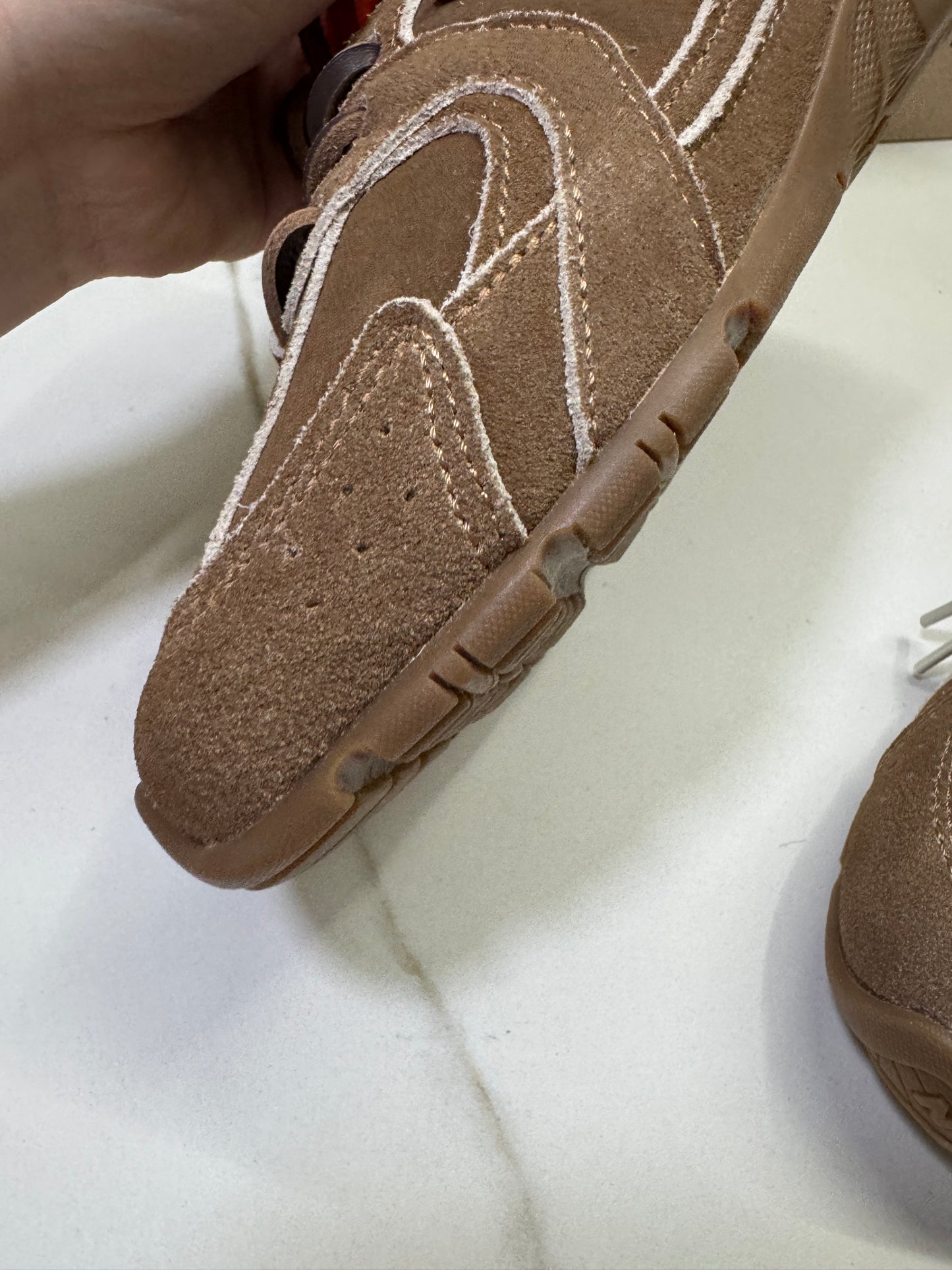 MIU MIU x NEW BALANCE 棕色猄皮軟底運動鞋