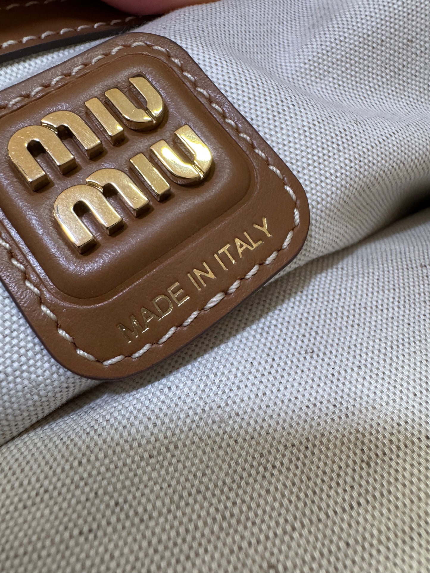 MIU MIU Ivy Tote Regular 淺棕色